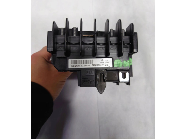 Блок предохранителей  3Q0937125   Audi A3 S3 8V    