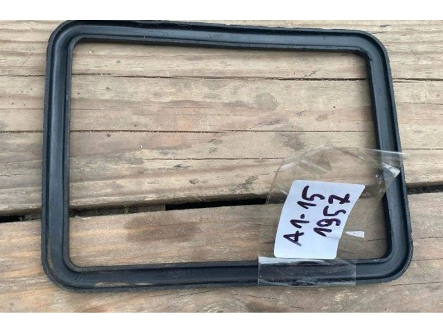 Блок предохранителей     Mercedes-Benz W123    