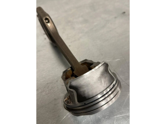 Píst 11247589539, 11257560669 BMW 1 E81 E87 pro benzínový motor 1.6 N45B16