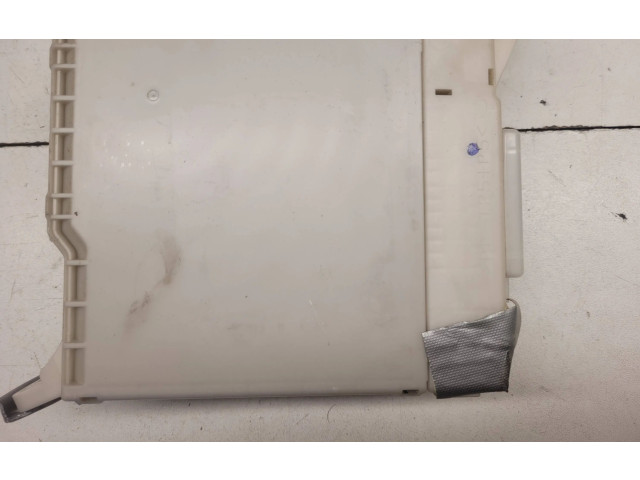   Pojistková skříňka 8273030272, 7D230551   Lexus GS 300 350 430 450H 2008