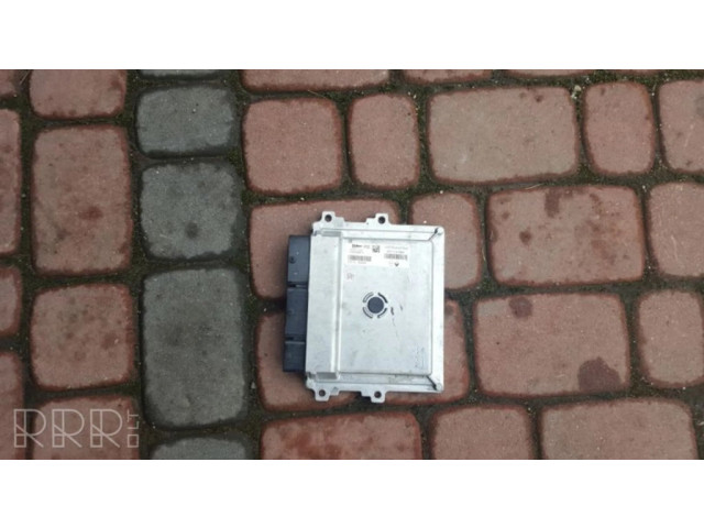 Řídící jednotka 237104736R Renault Captur 2015