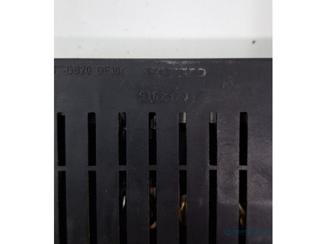 Блок предохранителей 9162323   Volvo S60    