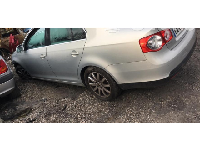 Зеркало электрическое        Volkswagen Jetta V  2005 - 2010 года   