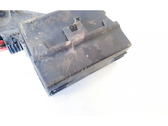 Блок предохранителей     Volkswagen Touran I    