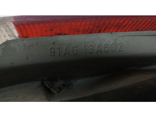 Задний фонарь правый 91AG13A602    Ford Escort   1995-2004 года