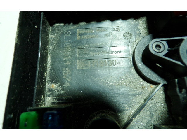   Pojistková skříňka 1K0937132F   Volkswagen Caddy 2014