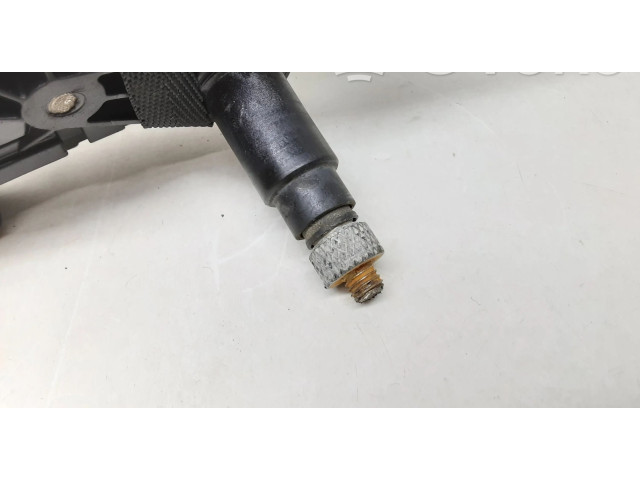 Моторчик заднего дворника 30663891 Volvo V70