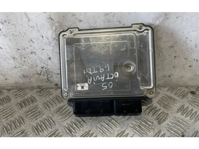 Řídící jednotka 03G906021LB Skoda Octavia Mk2 (1Z)