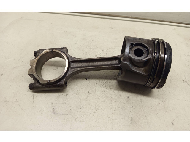  Поршень с шатуном  81L79  Volvo XC90  