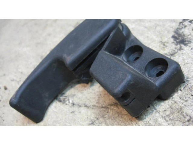 Трос замка капота двигателя