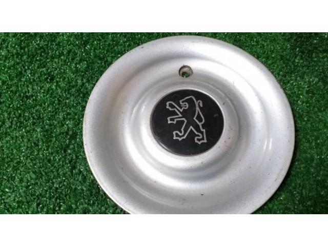 Заводская крышка (крышки) от центрального отверстия колеса