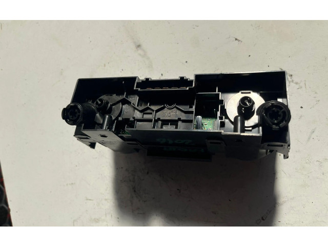 Блок управления климат-контролем    Skoda Fabia Mk3 (NJ)