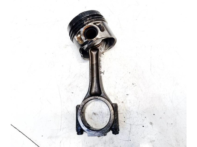 Píst Volkswagen PASSAT B5.5