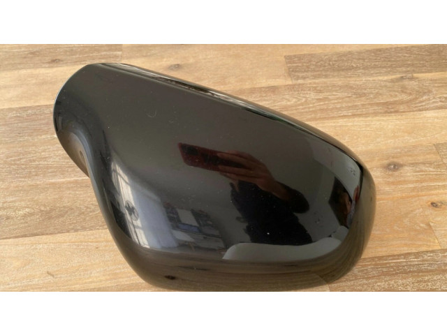 Пластиковая отделка зеркала