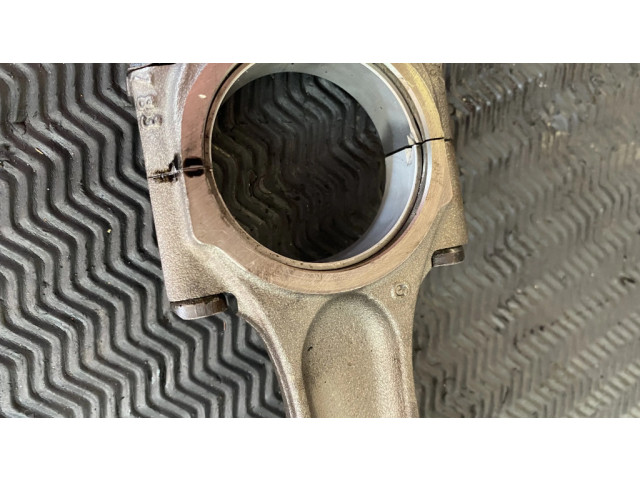  Поршень с шатуном    Ford Kuga I для дизельного двигателя 2.0