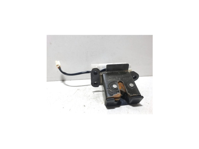 Замок багажника Mazda 3 I 2003-2006 года