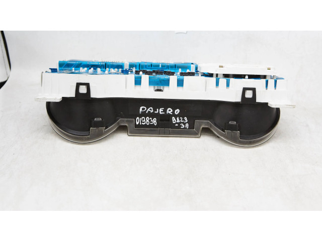 Pojistková skříňka MR951170 Mitsubishi Pajero 2003