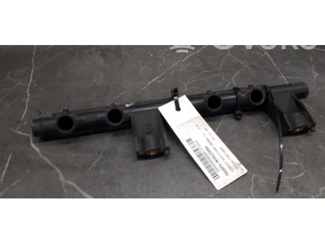 Топливная рампа 7700114546   Renault Clio II  