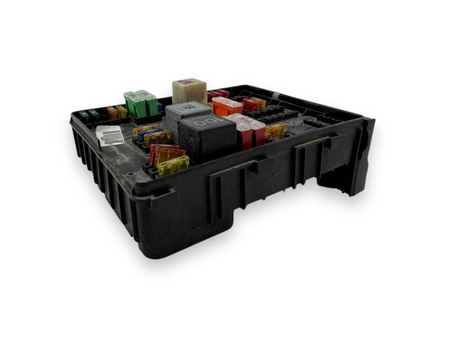 Блок предохранителей 1K0937124P   Audi A3 S3 8P    