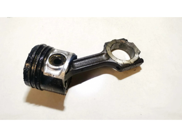 Píst Alfa Romeo 156 pro naftový motor 1.9