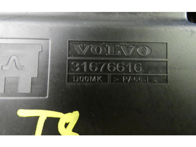 Блок предохранителей 31676616, AA661 Volvo XC90