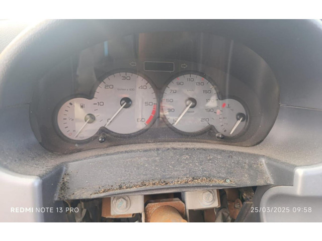 Přístrojová deska Citroen Berlingo 2004