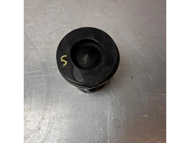 Píst 8340F Mercedes-Benz ML W164 pro naftový motor 3.0