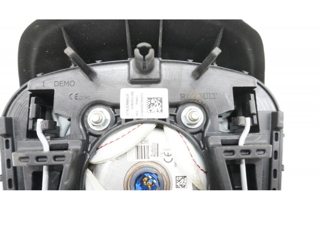 Надувная подушка для руля       Renault Clio IV  2012 -  года   