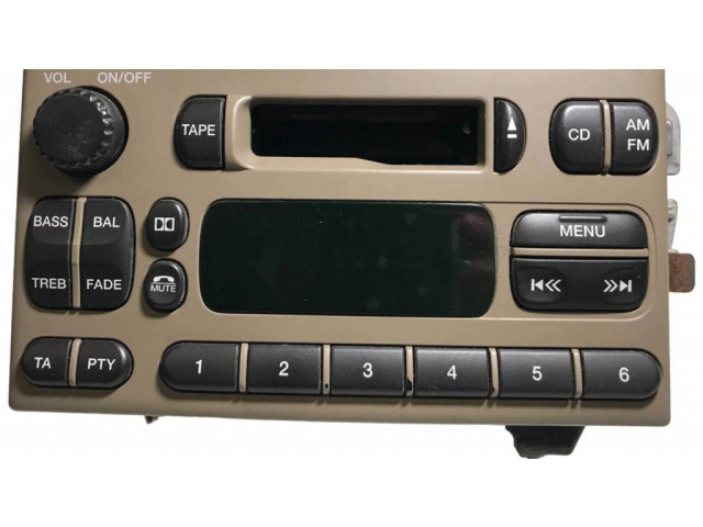 Радио/ проигрыватель CD/DVD / навигация