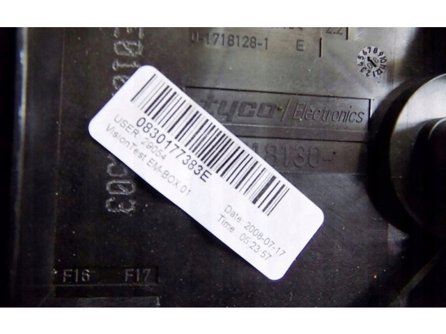 Блок предохранителей 1e010708503 Skoda Octavia Mk2 (1Z)