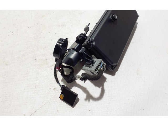 Блок предохранителей 32243277 Volvo S60