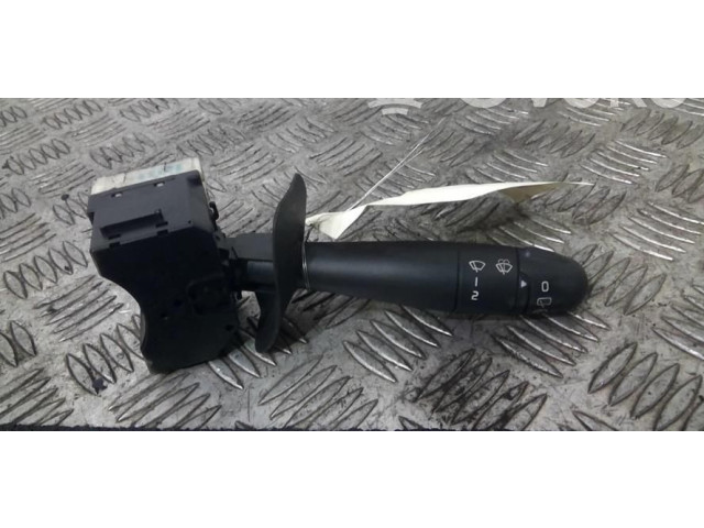 Ручка стеклоочистителей 7701051760 Renault Clio II