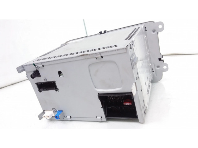 Радио/ проигрыватель CD/DVD / навигация