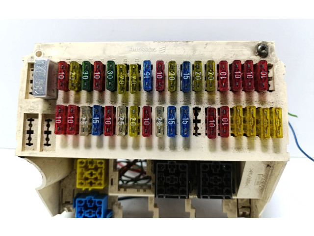 Блок предохранителей 3515170   Volvo S70  V70  V70 XC    