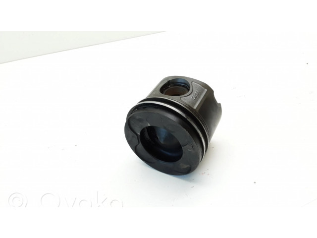 Píst 0840C   BMW 3 E90 E91  pro naftový motor 2.0  