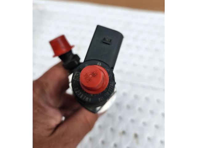 Vstřikovač 04L130277AE   Volkswagen Tiguan     