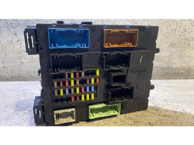 Блок предохранителей BV6N14A073PD, 526271F04   Ford Focus    