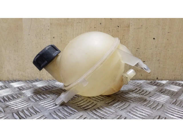 Расширительный бачок охлаждающей жидкости