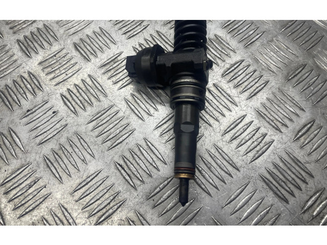 Форсунка 038130073AG Skoda Octavia Mk2 (1Z)