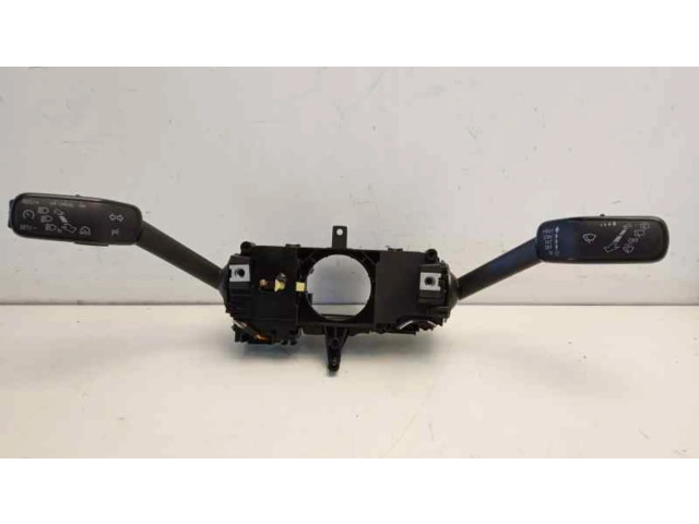 Мултифункционный включатель управления / ручка