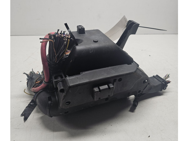 Блок предохранителей GX7314A076DA Jaguar XE