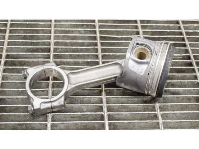 Píst 121008820R, 120A16959R   Dacia Sandero  pro naftový motor 1.5 K9K 612 