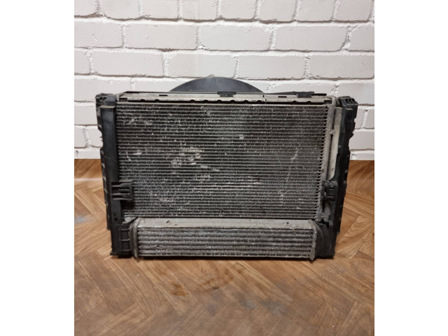 Радиатор (ы) держатель / кронштейн