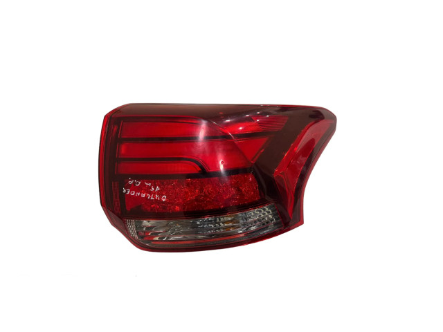 Задний фонарь правый сзади Mitsubishi Outlander 2013-2021 года