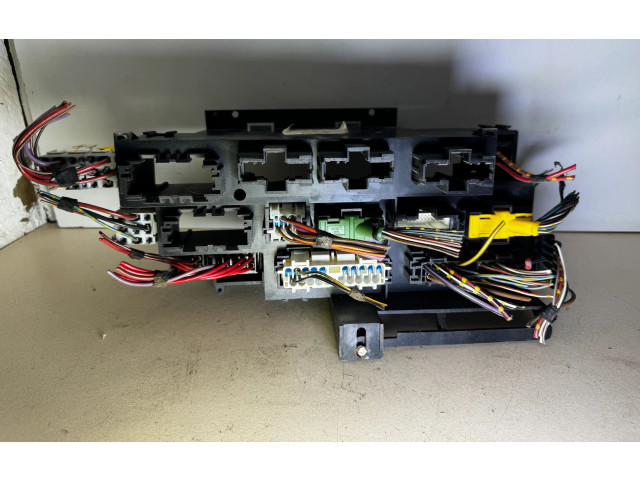 Pojistková skříňka 61131378539, 1378539 BMW 5 E34 1994