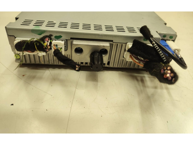 Радио/ проигрыватель CD/DVD / навигация