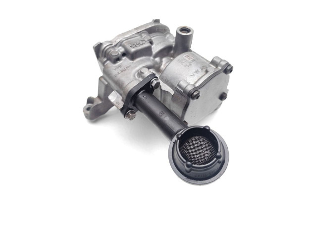 Масляный насос  CLHA 04L145305  Skoda Octavia Mk3 (5E) 