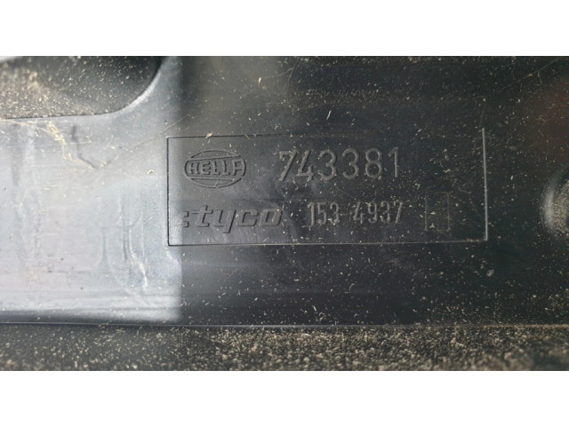   Pojistková skříňka 1534937, 743381   Opel Zafira B 2006