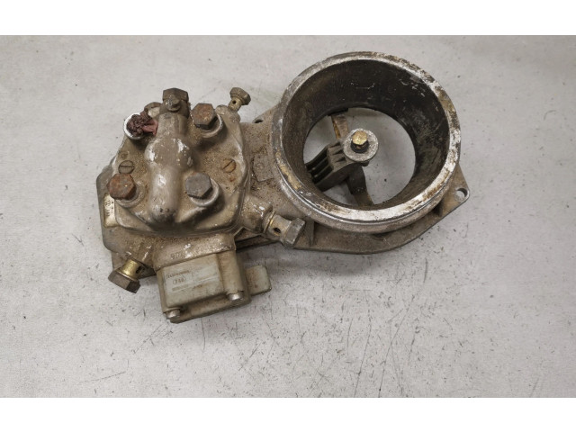 Топливная рампа 0438121011, 026133353 Audi 80 90 B3