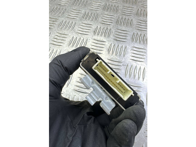 Другие блоки управления / модули 8634A018, 0318001270   Citroen C-Crosser   